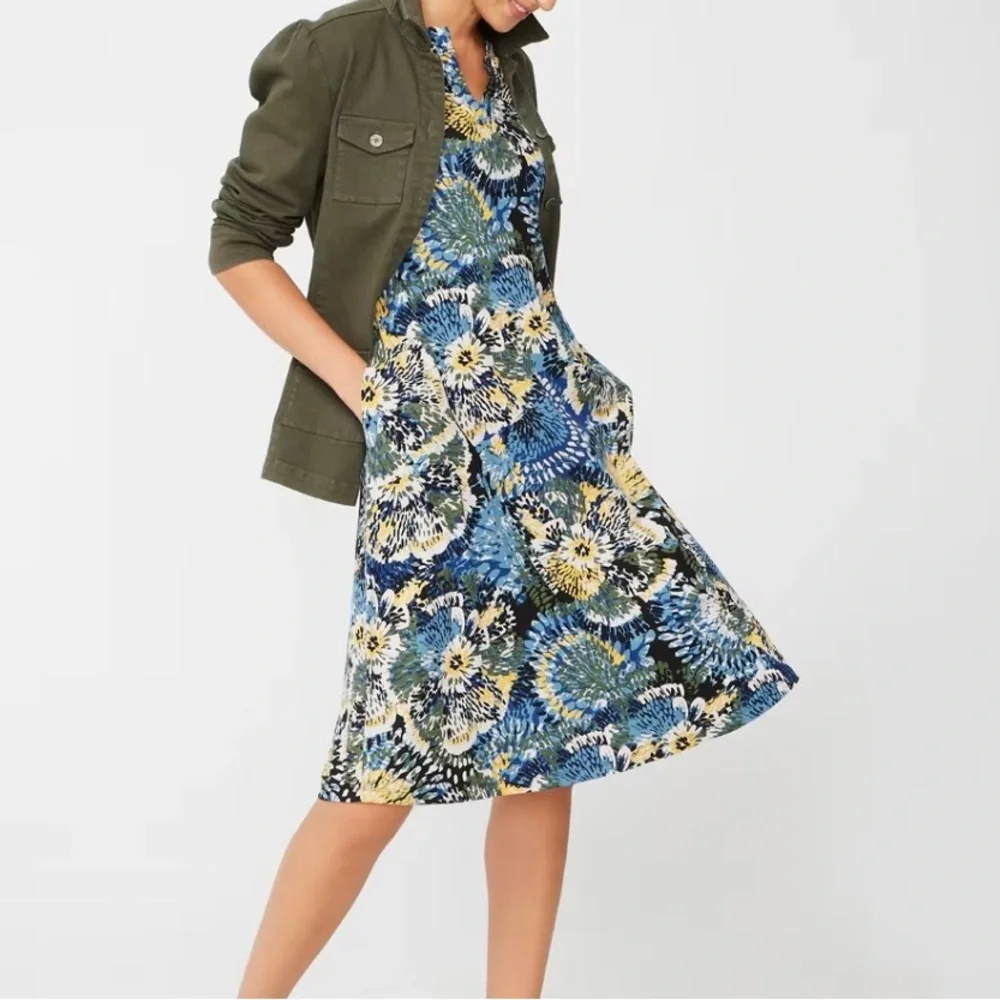 Chico's Blue, Yellow & Green Floral V‑Neck Midi Dress